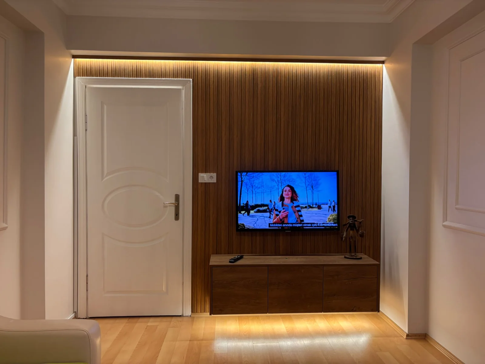 Salon TV Duvarı Ahşap Çıta Panel ve Dekoratif Çıtalama Uygulaması, görsel 2